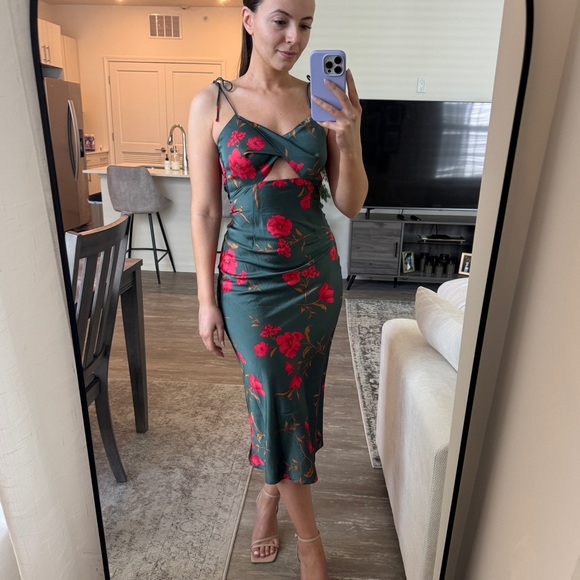 Hello Molly Green Floral Dress - Picture 5 of 16